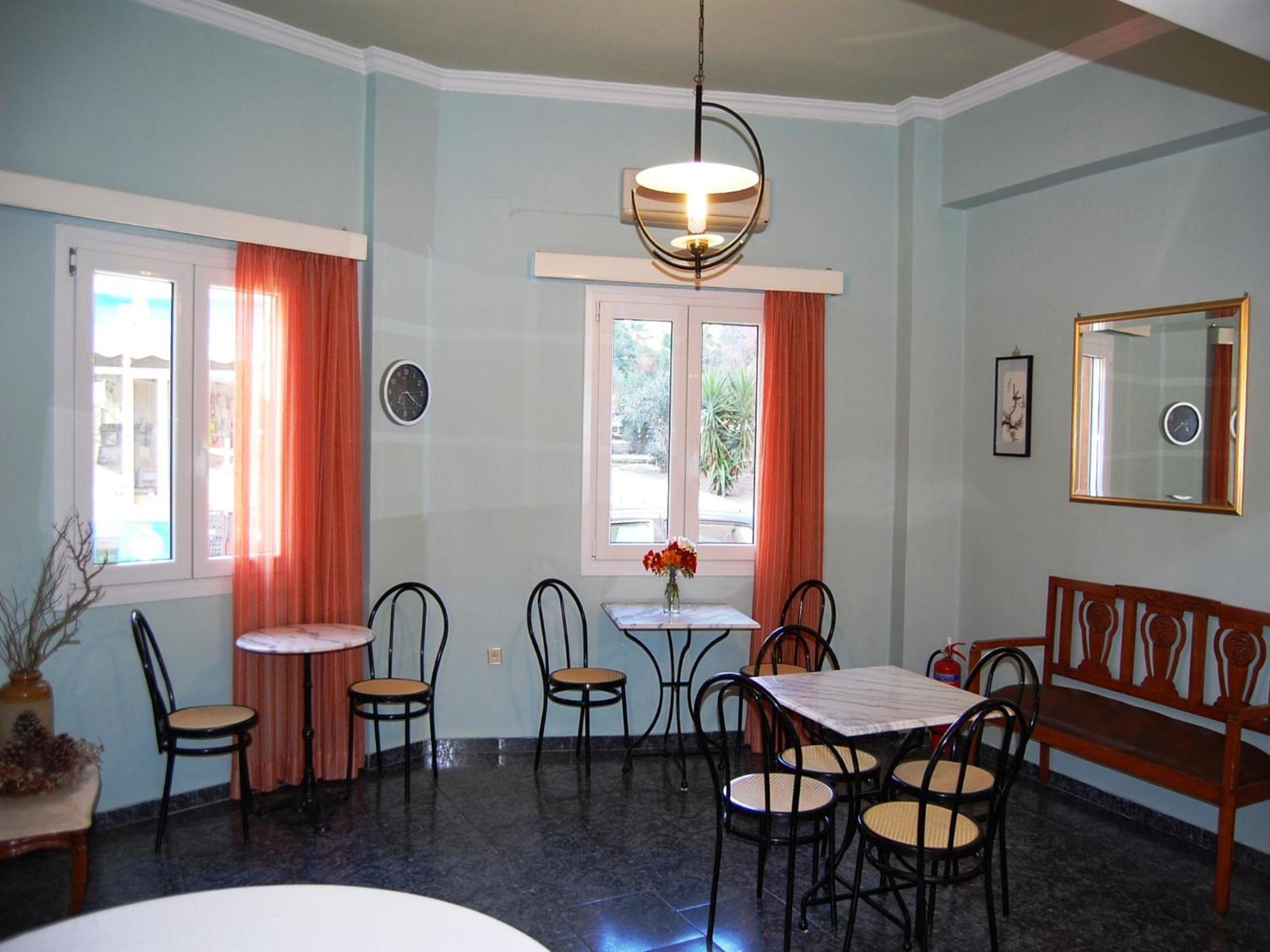 Pefkakia Park Guest house
